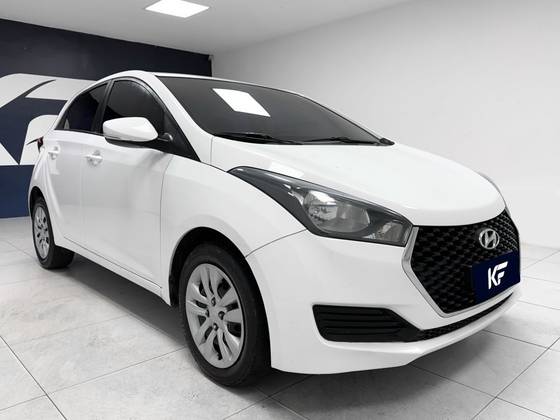 HYUNDAI HB20 1.6 COMFORT PLUS 16V FLEX 4P MANUAL HYUNDAI HB20 1.6 COMFORT PLUS 16V FLEX 4P MANUAL